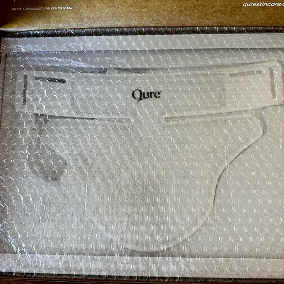 NIB Qure Red Light Mask neck & chest / décolletage - Picture 6 of 10